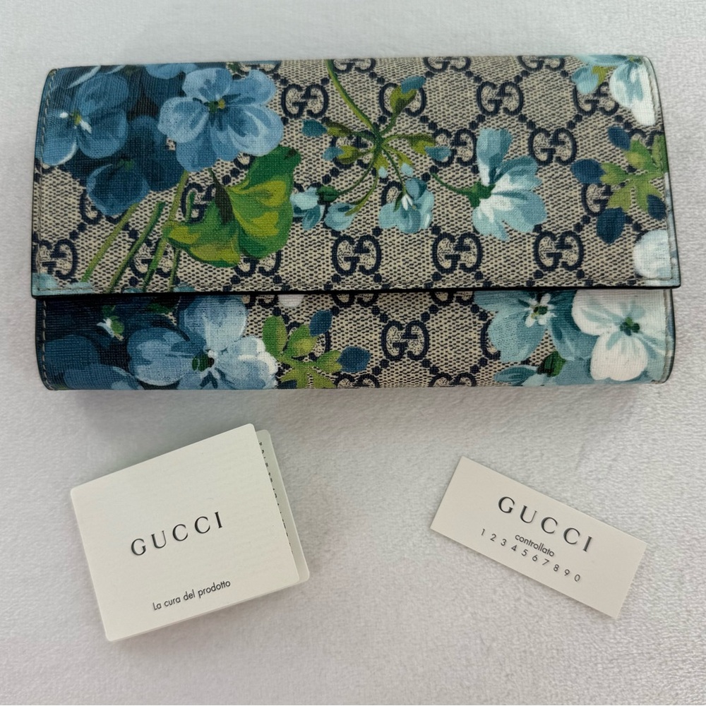 Gucci Floral GG Supreme Canvas Continental Wallet in Blue and Green